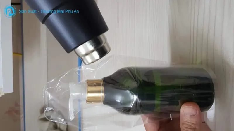 Gia nhiệt màng co bằng máy sấy tóc