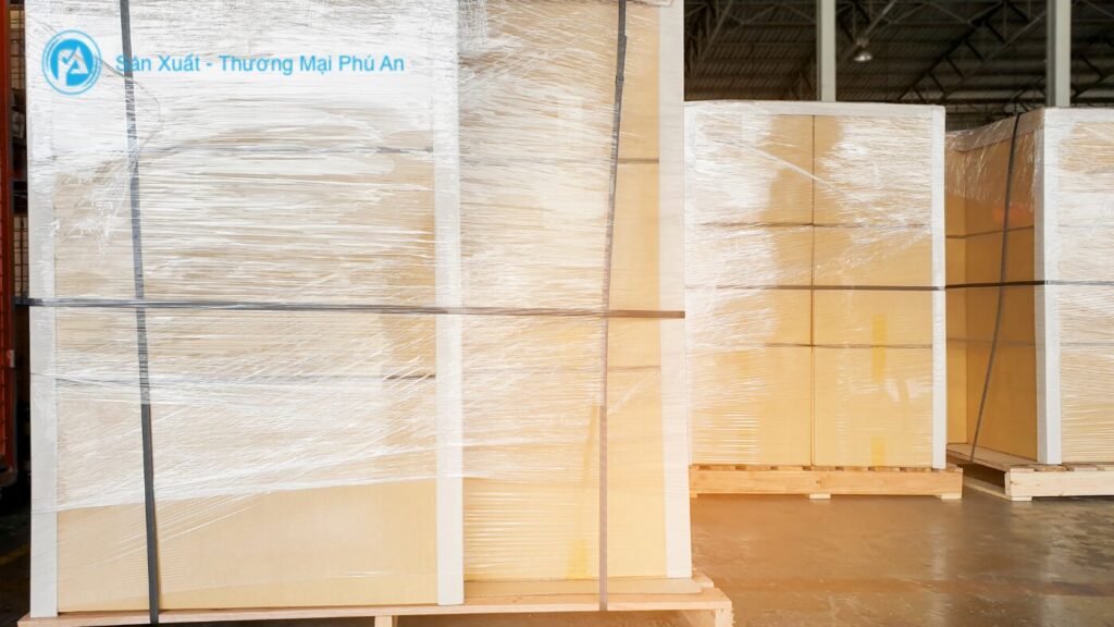 Hoàn thiện sản phẩm quấn màng pe